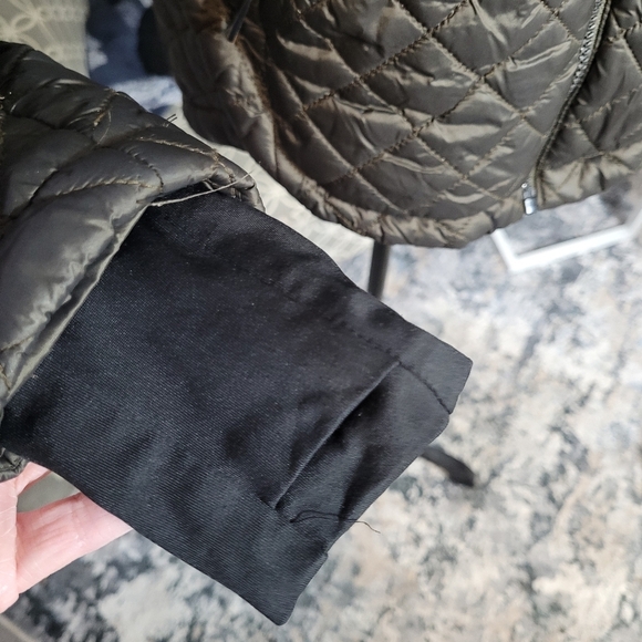 BCBGMAXAZRIA Puffer Jacket Hooded Outerwear Coat Eco-Friendly - Picture 4 of 6